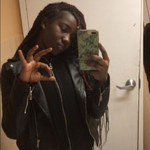 Meet your Posher, Khori